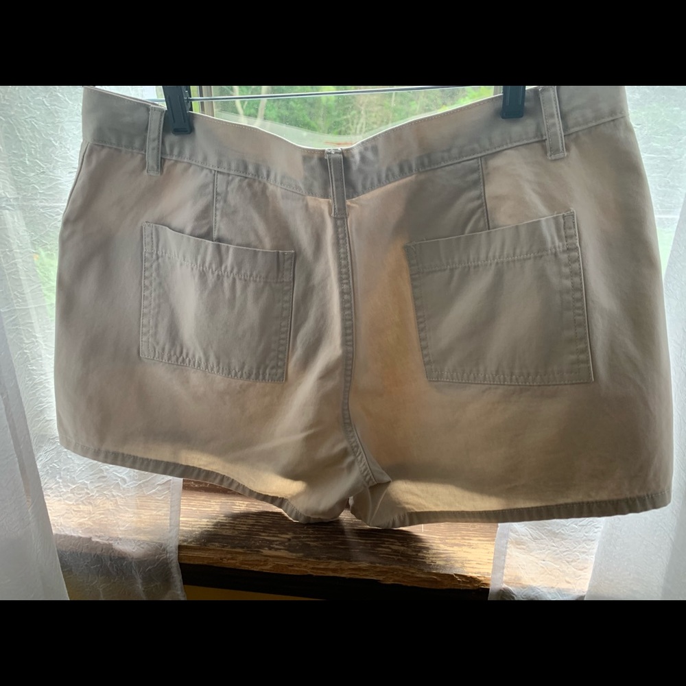 Shorts - Picture 3 of 7